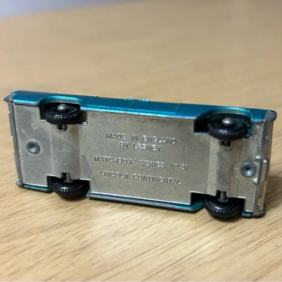 No 31 Lincoln Continental Matchbox Car - Picture 7 of 7